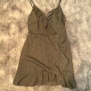 Mini dress never worn, just took tags off to wash!